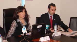 Mar Pereira e Fernando Suárez durante o acto de presentación do informe da situación laboral